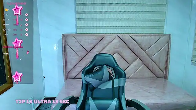 Snapshot of Dakotha_v_ chatting on 02/13/25, 03:29 Dakotha v online show from 02/13/25, 03:29