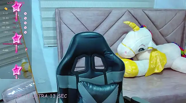 Snapshot of Dakotha_v_ chatting on 02/23/25, 09:33 Dakotha v online show from 02/23/25, 09:33