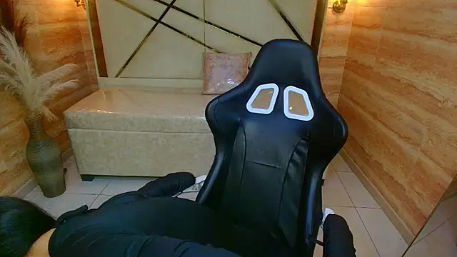 Snapshot of Dakotha_v_ chatting on 11/28/25, 03:20 Dakotha v online show from 11/28/25, 03:20