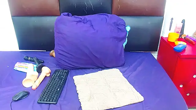 Brookylynbrownxx online show from 02/03/25, 12:03