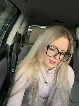 Holly-Glamour online show from 05/16/26, 06:28