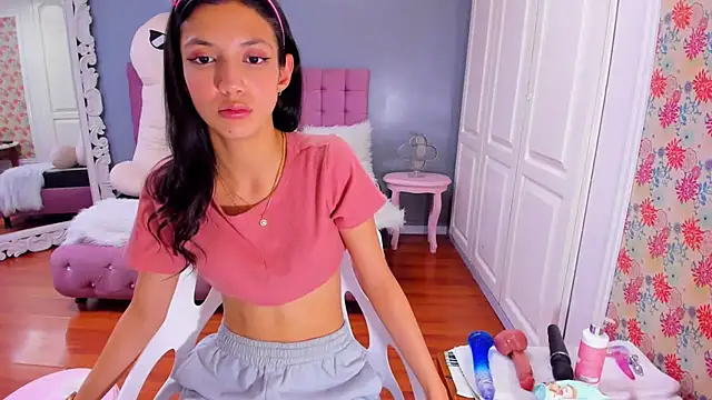 Snapshot of Iris_Stone_ chatting on 01/09/25, 04:28 Iris Stone online show from 01/09/25, 04:28