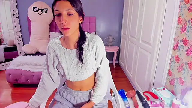 Snapshot of Iris_Stone_ chatting on 01/10/25, 05:24 Iris Stone online show from 01/10/25, 05:24