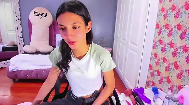 Snapshot of Iris_Stone_ chatting on 01/25/25, 08:10 Iris Stone online show from 01/25/25, 08:10