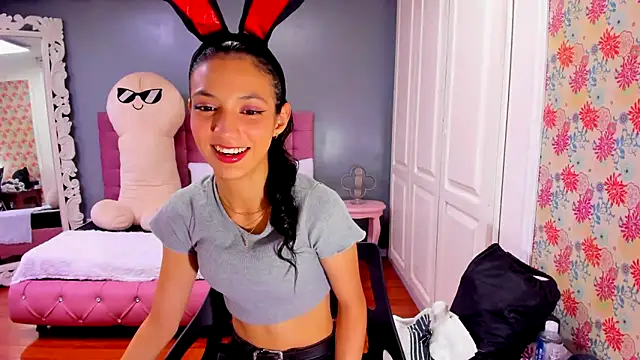 Snapshot of Iris_Stone_ chatting on 02/13/25, 06:16 Iris Stone online show from 02/13/25, 06:16