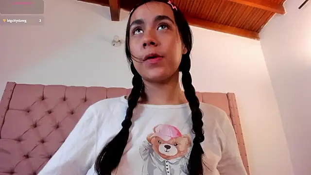 Snapshot of xanna_sweet chatting on 12/10/24, 12:50 xanna sweet online show from 12/10/24, 12:50