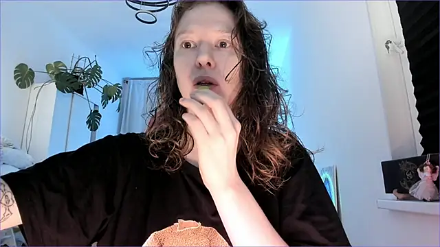 Viktoria Oliverr online show from 11/26/25, 04:46