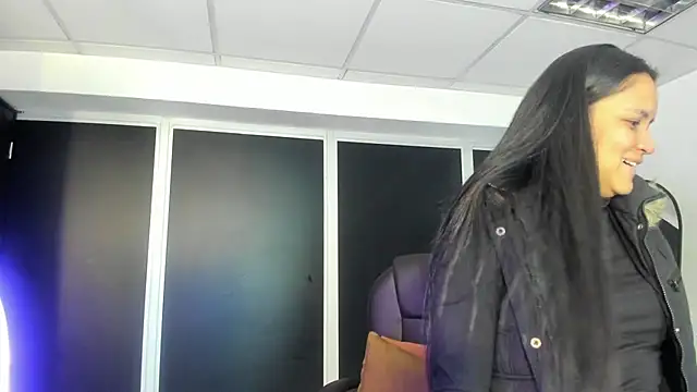 Ivanna18 x online show from 10/28/25, 03:54