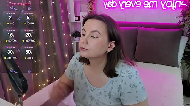 FeralPeach online show from 11/21/25, 05:06