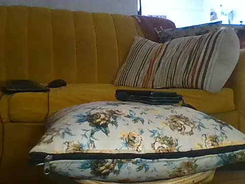 Snapshot of sherry_anne chatting on 06/20/26, 10:29 sherry anne online show from 06/20/26, 10:29
