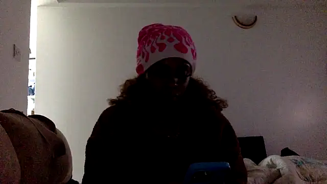 Snapshot of Rose_berry chatting on 02/02/25, 05:42 Rose berry online show from 02/02/25, 05:42
