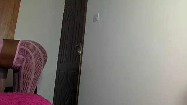 Snapshot of Rose_berry chatting on 02/28/25, 03:26 Rose berry online show from 02/28/25, 03:26