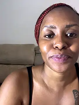 Snapshot of Rose_berry chatting on 11/16/25, 06:13 Rose berry online show from 11/16/25, 06:13