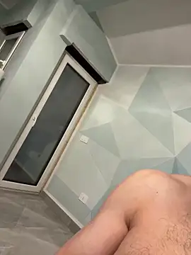 Snapshot of -Manu-85 chatting on 03/04/26, 05:13 -Manu-85 online show from 03/04/26, 05:13