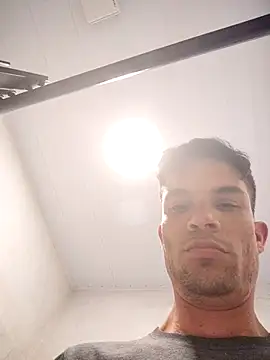 Snapshot of 719610 chatting on 10/09/25, 03:04 719610 online show from 10/09/25, 03:04