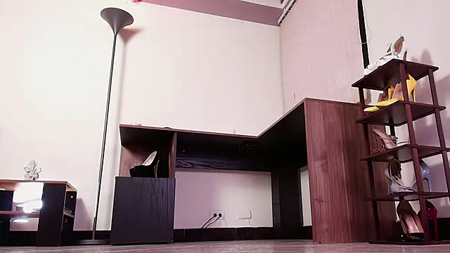 Snapshot of missmabelle chatting on 12/17/25, 03:12 missmabelle online show from 12/17/25, 03:12