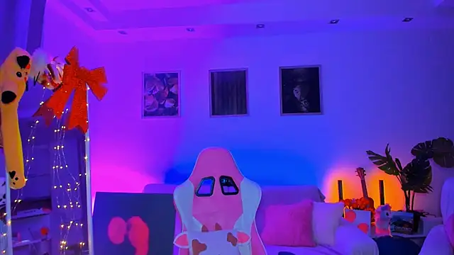 Alyssa Smitt online show from 02/16/25, 10:32