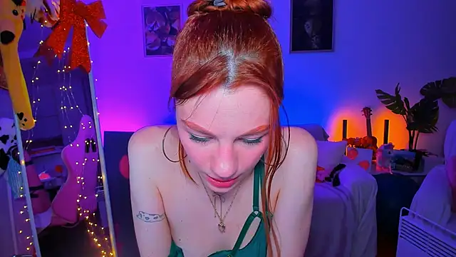 Alyssa Smitt online show from 02/17/25, 01:36