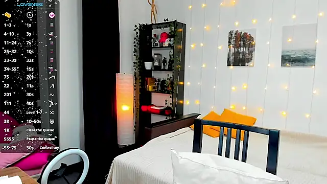 Snapshot of Magic_Allie chatting on 01/04/25, 07:55 Magic Allie online show from 01/04/25, 07:55