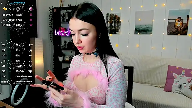 Snapshot of Magic_Allie chatting on 01/16/25, 08:36 Magic Allie online show from 01/16/25, 08:36