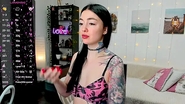 Snapshot of Magic_Allie chatting on 02/06/25, 08:13 Magic Allie online show from 02/06/25, 08:13