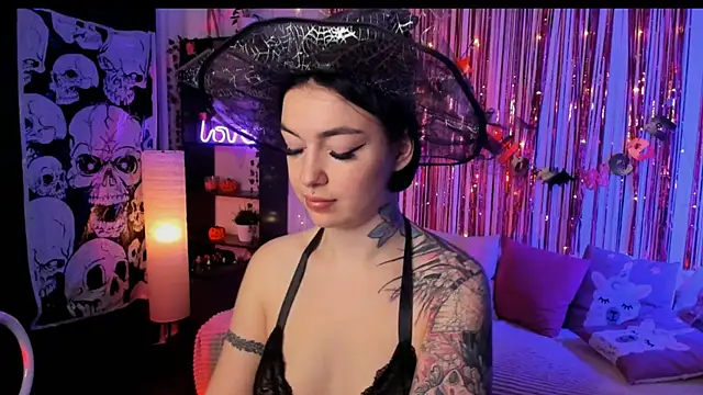 Snapshot of Magic_Allie chatting on 10/25/25, 07:52 Magic Allie online show from 10/25/25, 07:52