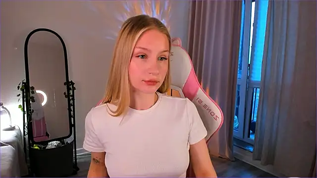 Eva Davi online show from 03/09/26, 03:16