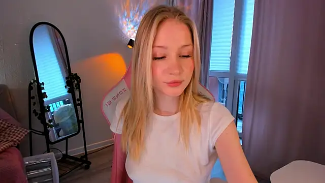 Eva Davi online show from 04/06/26, 04:46