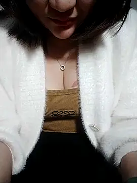 Snapshot of Rose_DiDi chatting on 02/13/25, 01:40 Rose DiDi online show from 02/13/25, 01:40