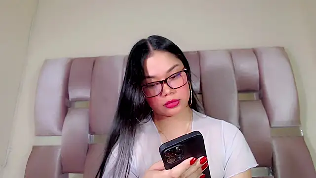 Snapshot of JasmineMoore chatting on 07/29/26, 09:02 JasmineMoore online show from 07/29/26, 09:02