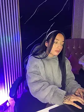 Ady 18 online show from 11/18/25, 08:57