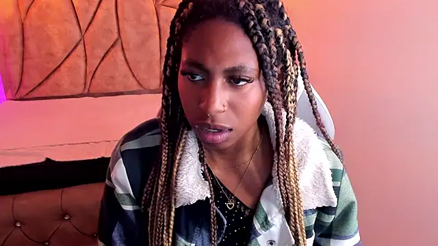 Queen perla  online show from 01/15/25, 07:44