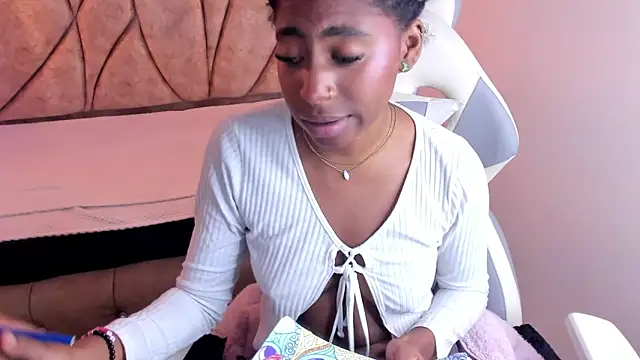 Queen perla  online show from 01/18/25, 04:10