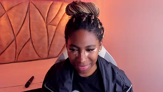 Queen perla  online show from 01/19/25, 11:56