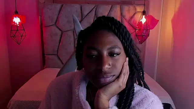 Queen perla  online show from 03/19/25, 12:23