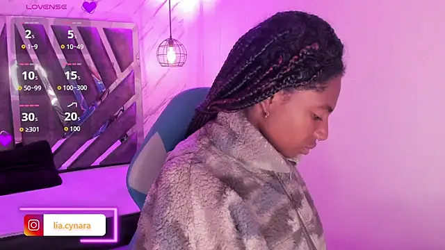 Queen perla  online show from 10/05/25, 01:42