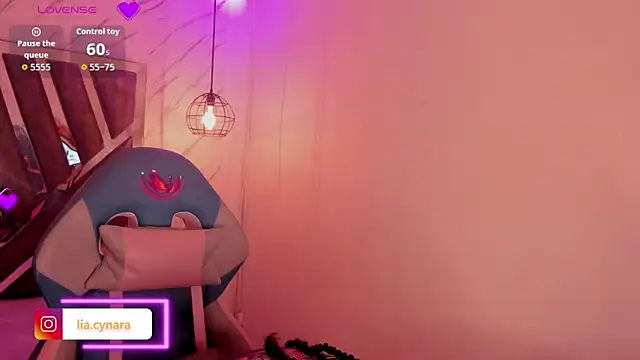 Queen perla  online show from 10/13/25, 12:05