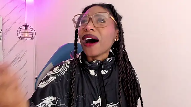 Queen perla  online show from 11/07/25, 11:54