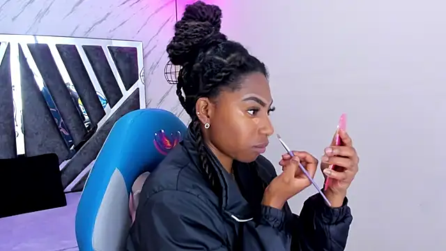 Queen perla  online show from 11/08/25, 12:16