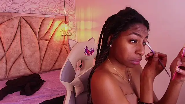 Queen perla  online show from 11/15/25, 12:13