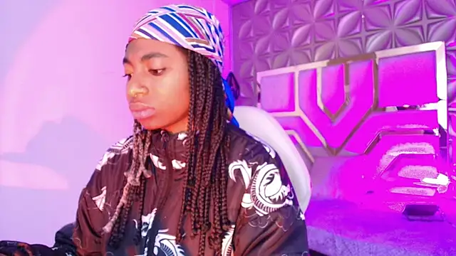 Queen perla  online show from 04/13/26, 12:21