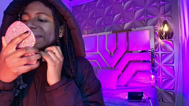 Queen perla  online show from 04/22/26, 12:18