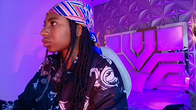 Queen perla  online show from 04/23/26, 12:15