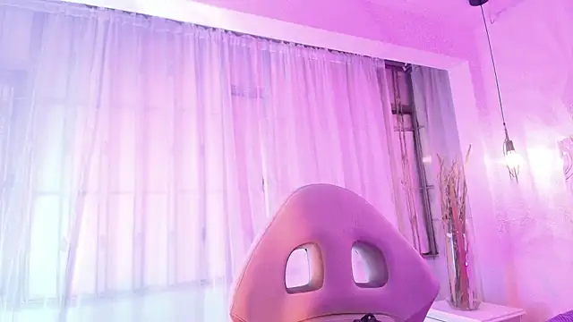 Queen perla  online show from 06/10/26, 12:15