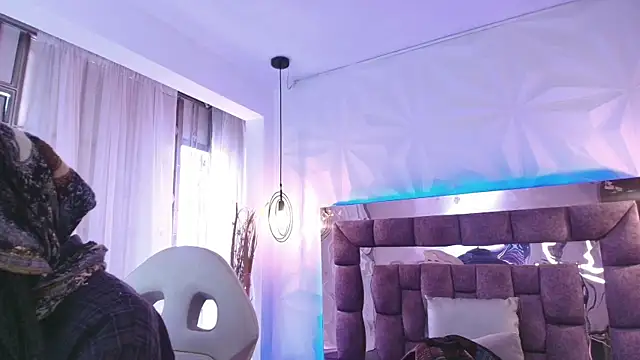 Queen perla  online show from 07/09/26, 12:20
