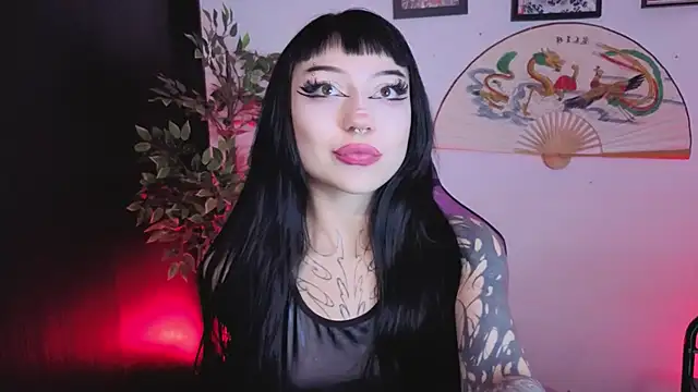 Snapshot of catipetite chatting on 06/27/26, 01:17 catipetite online show from 06/27/26, 01:17