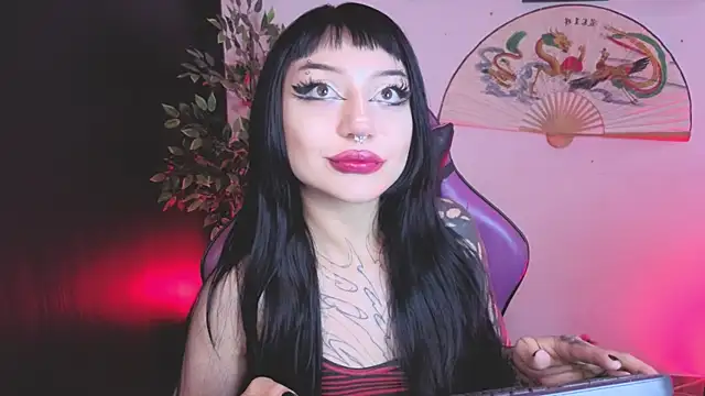 Snapshot of catipetite chatting on 07/28/26, 06:20 catipetite online show from 07/28/26, 06:20