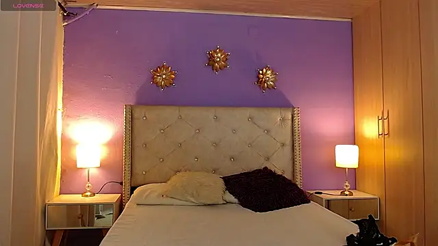 Kim and Mia online show from 10/07/25, 12:46