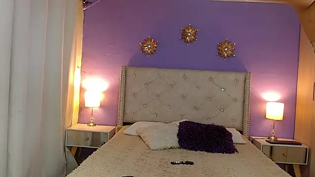 Kim and Mia online show from 11/07/25, 10:37