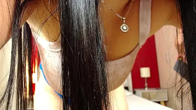 Kim and Mia online show from 04/22/26, 05:36